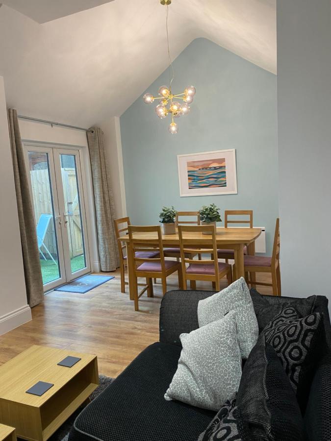 Superb 2 Beds 2 Baths New Apartment W/ Garden+Patio Bornemouth Extérieur photo