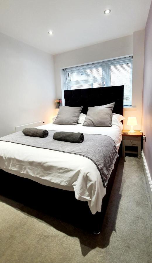 Superb 2 Beds 2 Baths New Apartment W/ Garden+Patio Bornemouth Extérieur photo