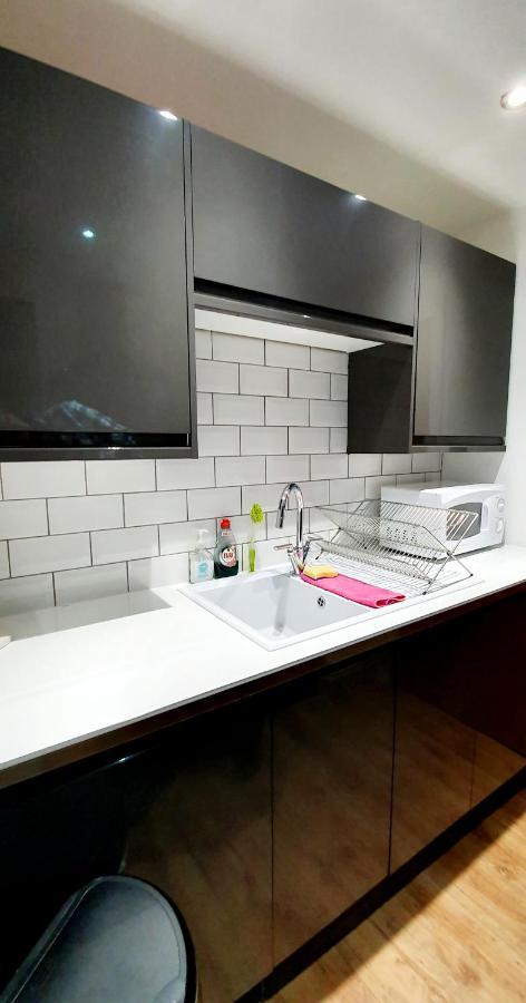 Superb 2 Beds 2 Baths New Apartment W/ Garden+Patio Bornemouth Extérieur photo