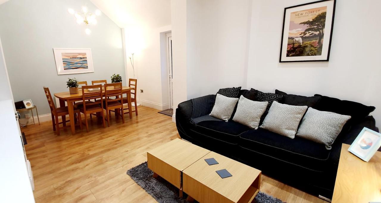 Superb 2 Beds 2 Baths New Apartment W/ Garden+Patio Bornemouth Extérieur photo