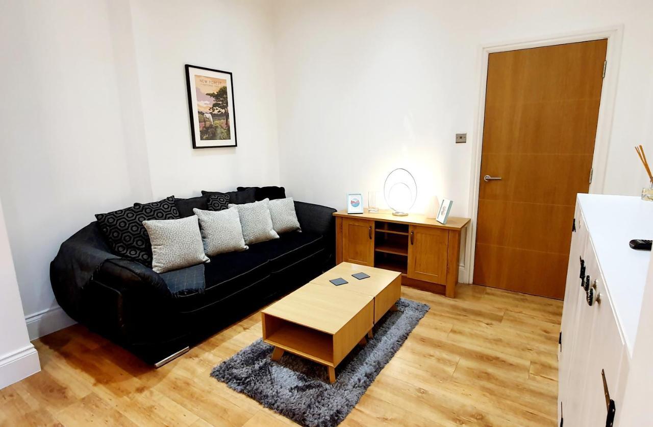Superb 2 Beds 2 Baths New Apartment W/ Garden+Patio Bornemouth Extérieur photo
