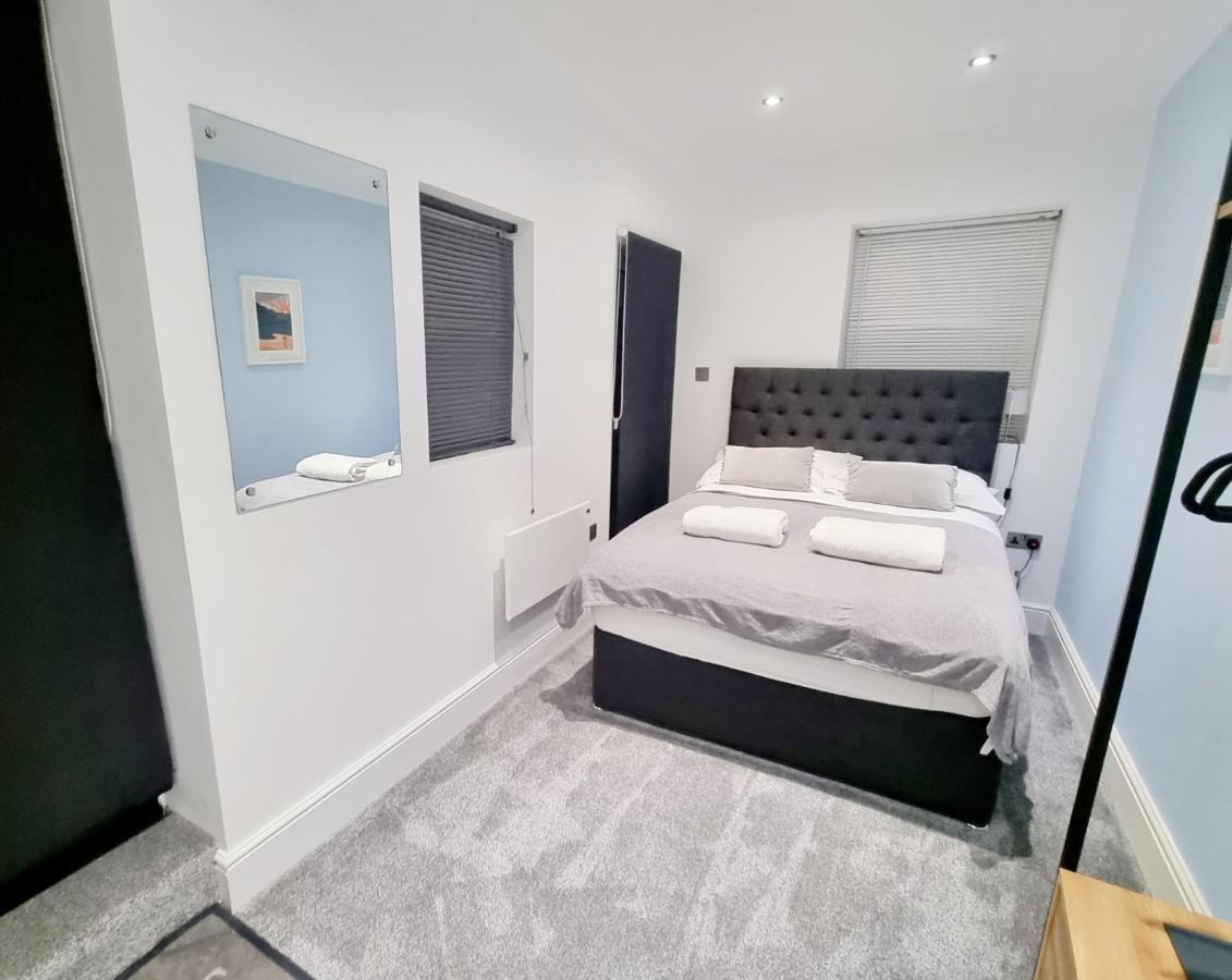 Superb 2 Beds 2 Baths New Apartment W/ Garden+Patio Bornemouth Extérieur photo